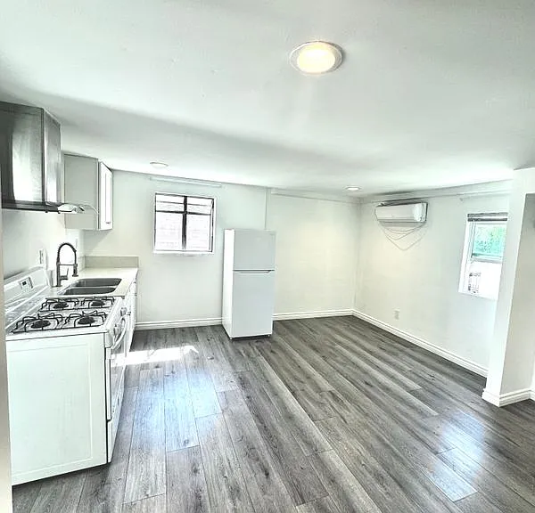 101 S Cordova St #7 — Photo 2
