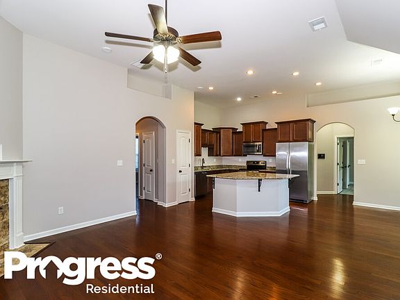 5th image of 185 Willow Springs Ln
