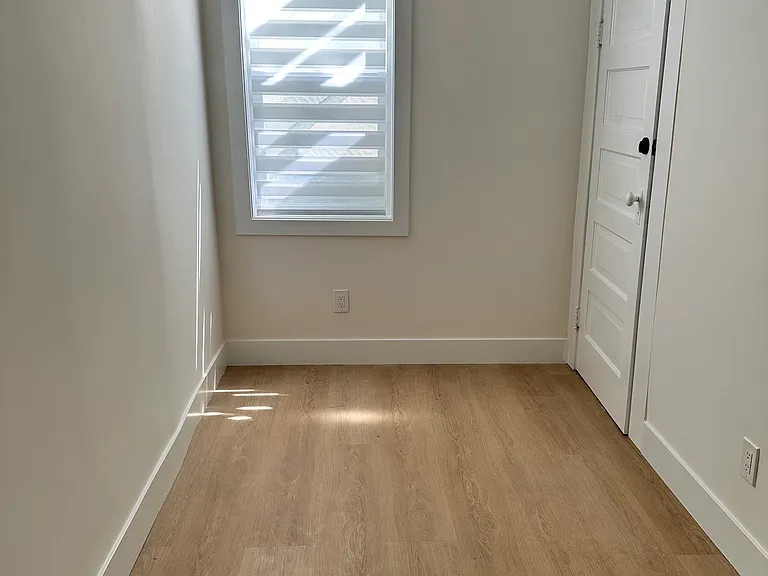 31-35 Salmon St — Photo 5