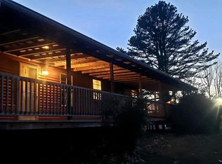 104 Chestnut Hill Farm Rd, Scarbro, WV 25917