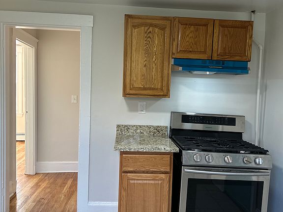 5th image of 67 Stanley St #1B