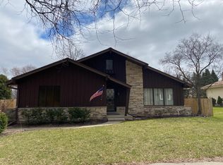 2909 Sussex Ln, Waukesha, WI 53188