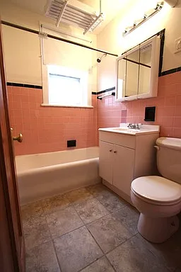 5414 W Barry Ave photo 1