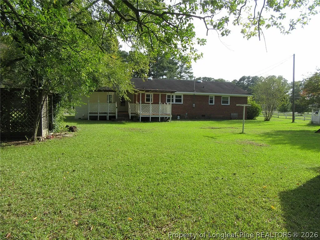 3 bed, 2.0 bath, 1408 sqft, $1,425 — Photo 2