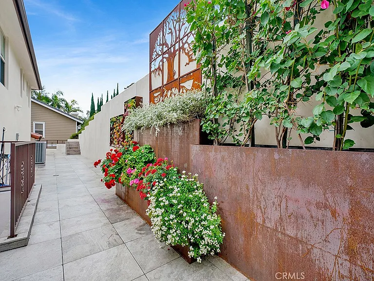 75 Marbella — Photo 31