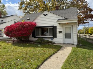 22861 Rosalind Ave, Eastpointe, MI 48021