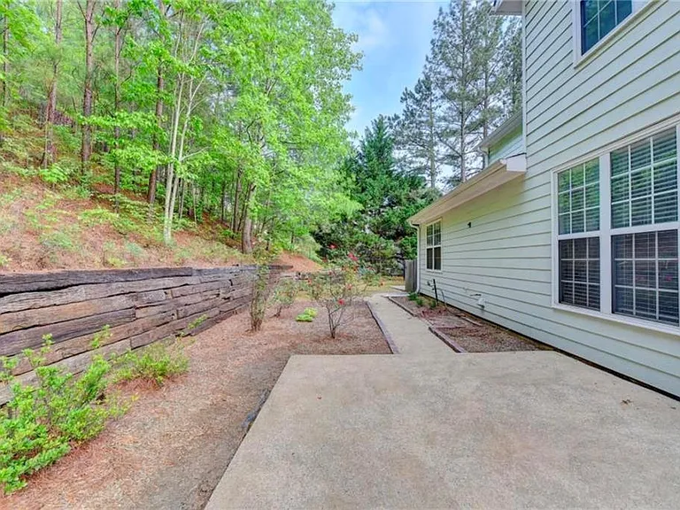 410 Ruby Forest Pkwy — Photo 28