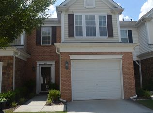 8403 Pilots View Dr, Raleigh, NC 27617