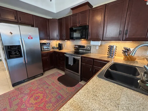 801 Beach Blvd APT 203A, Pt Isabel, TX 78578
