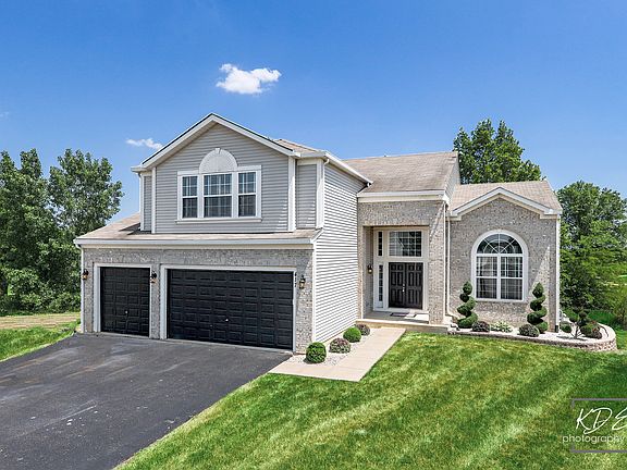 3rd image of 417 Brassie Ln