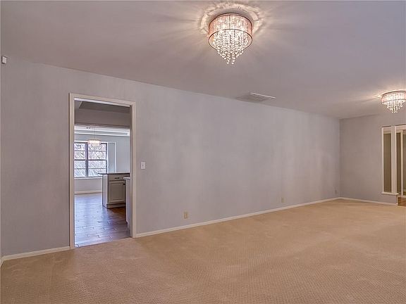 5th image of 4314 Saint Thomas Dr