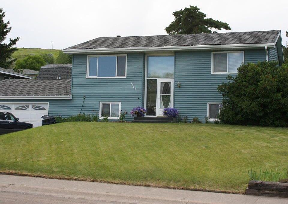 1st image of 1500 1st West Hill Dr