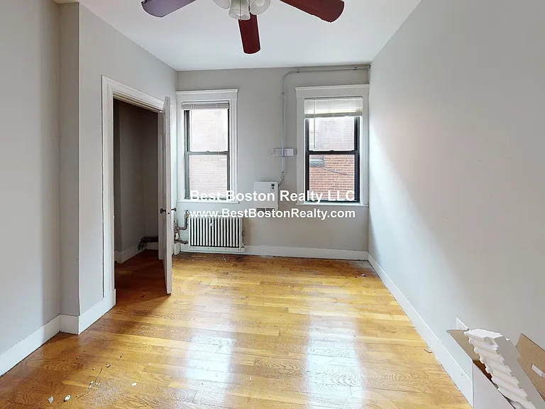 48 John F Kennedy St #15 — Photo 6