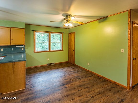 5th image of 2717 High Point Rd