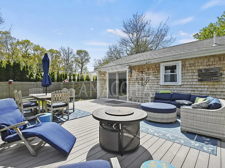583 N Falmouth Hwy — Photo 18