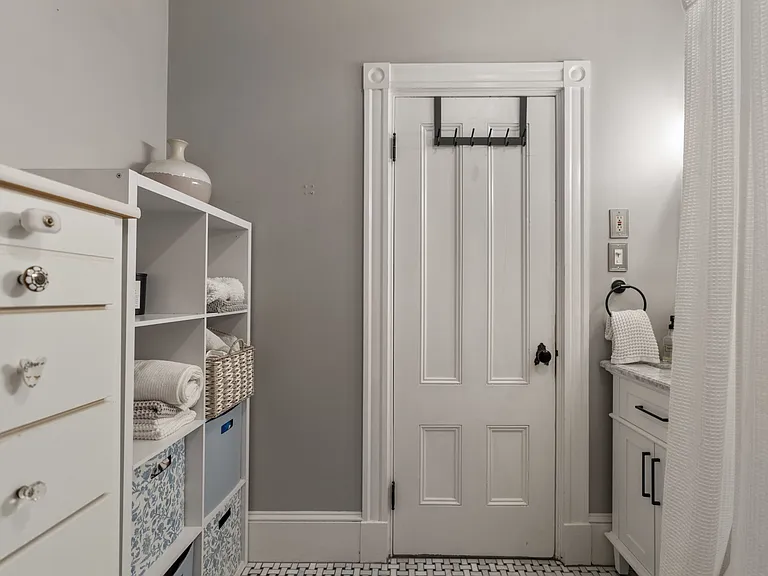 639 E 7th St #3 — Photo 24