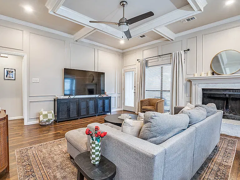 3 bed, 1778 sqft, $2,500 — Photo 3