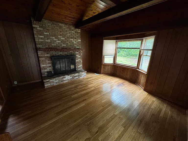 2910 Killarney Dr — Photo 11