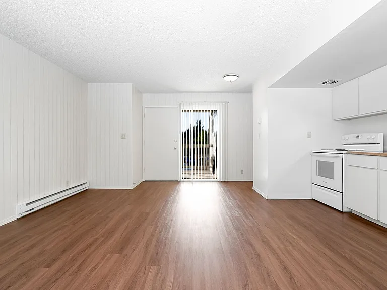 287-Whitman Street — Photo 5