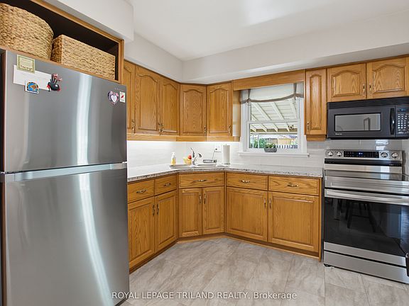4th image of 1463 Glenora Dr