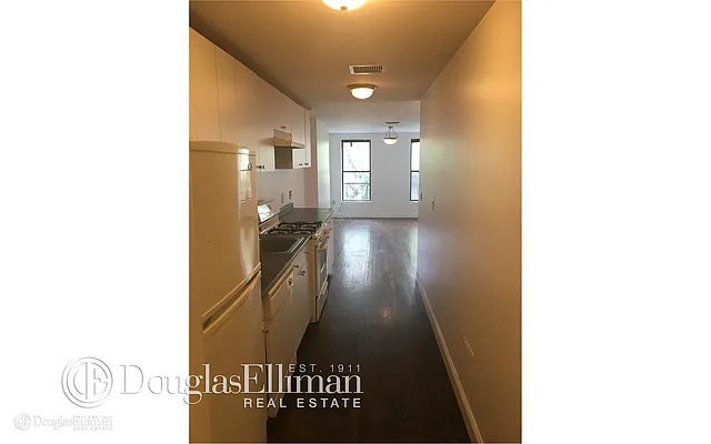 Rented by Douglas Elliman | media 22