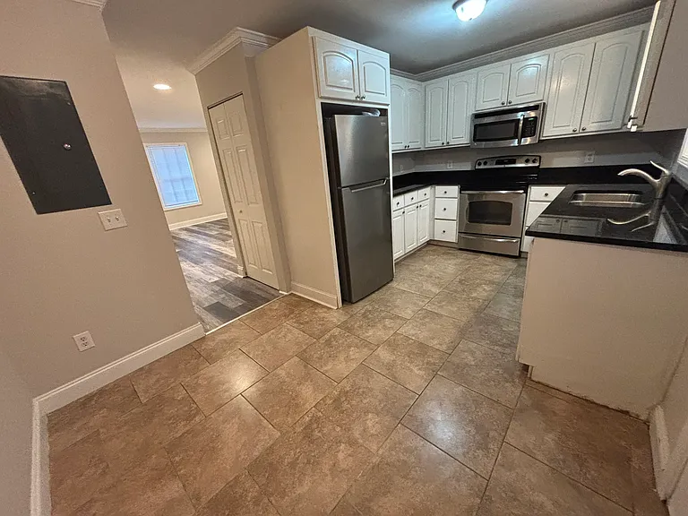 3913 Overbrook Dr #2D — Photo 4