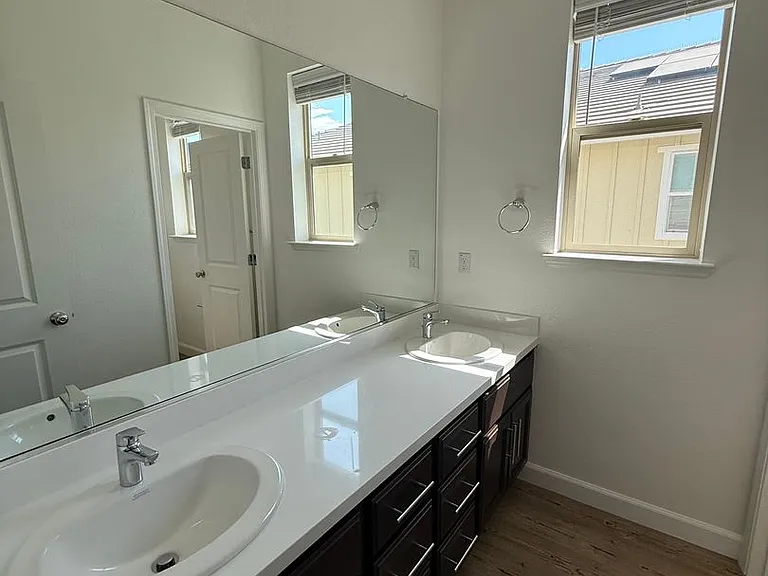 2460 Cinnabar Dr — Photo 13