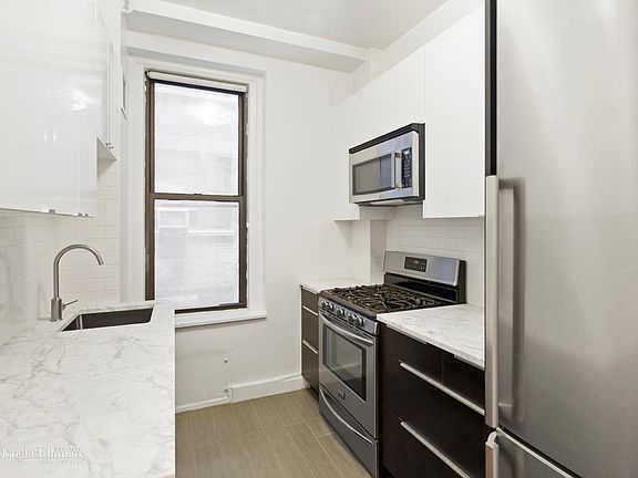 3rd image of 828 7th Ave #2M