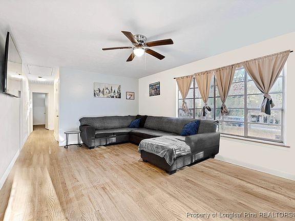 3rd image of 1302 Calla Cir