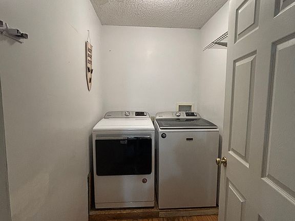 5th image of 50 Hale Ct