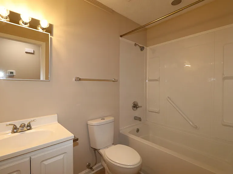 212 Foxwood Dr — Photo 13