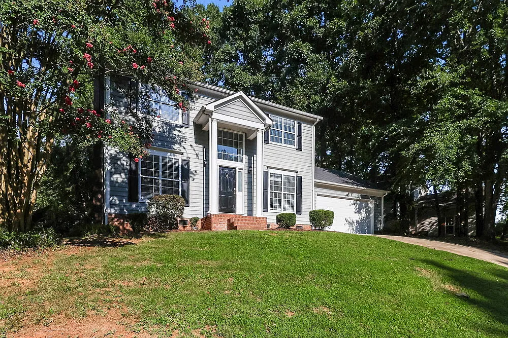 3 bed, 2.5 bath, 1885 sqft, $2,295 — Photo 4