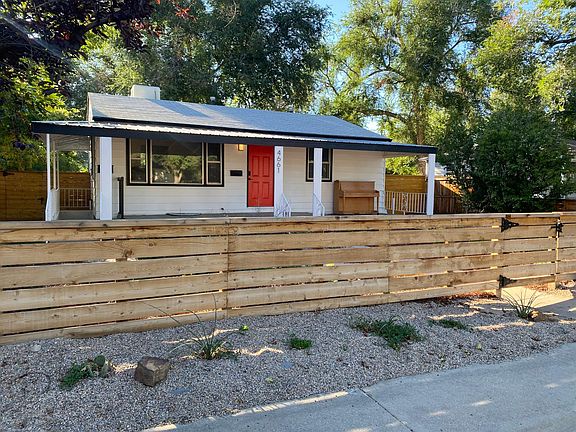separate front entrance to unit on left
