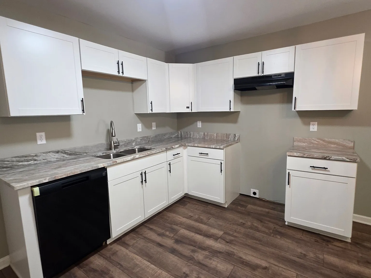 Charming 3-Bed Home with Spacious Primary Suite & Open-Concept Living — Photo 4