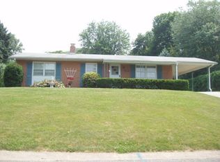 690 Hammond Rd, York, PA 17406