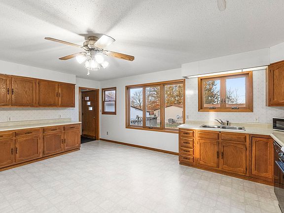 4th image of 44 Charles City Rd