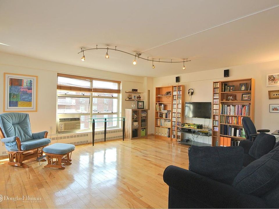 1st image of 90 La Salle St APT 18D