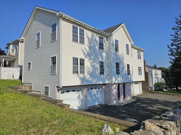 26 Roger Avenue, Danbury, CT 06810