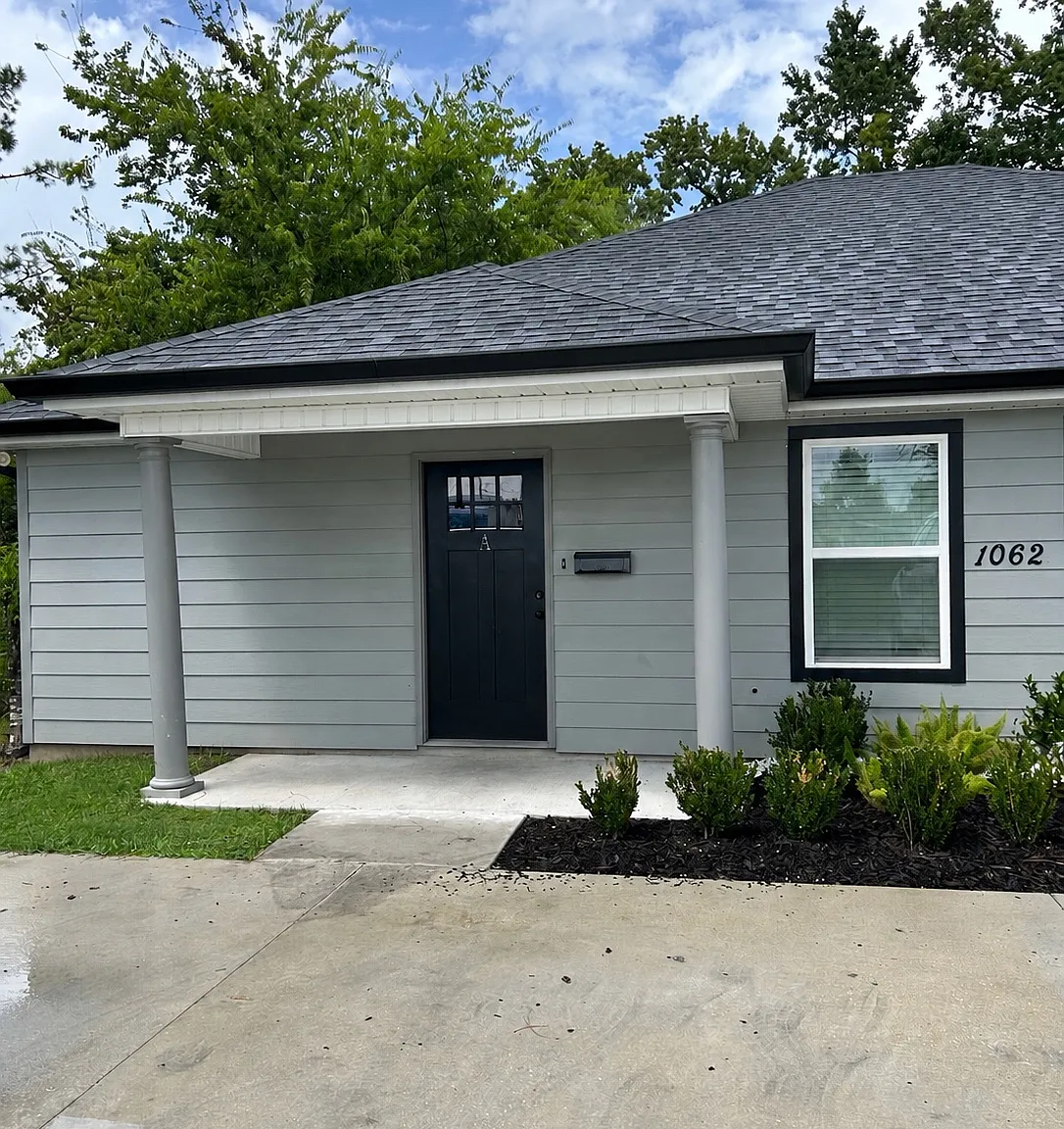 3 bed, 1000 sqft, $1,500 — Photo 1