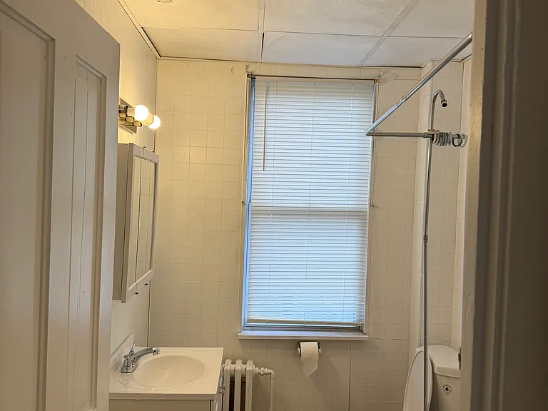 2929 Frederick St — Photo 9