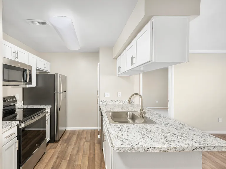 MAA West End — Photo 10