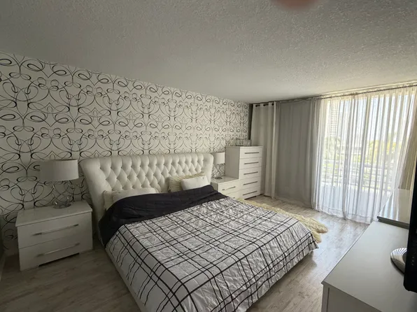 3300 NE 192nd St, Aventura, FL