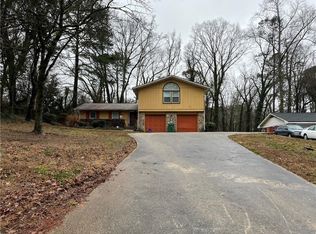 5191 Rockbridge Rd, Stone Mountain, GA 30088