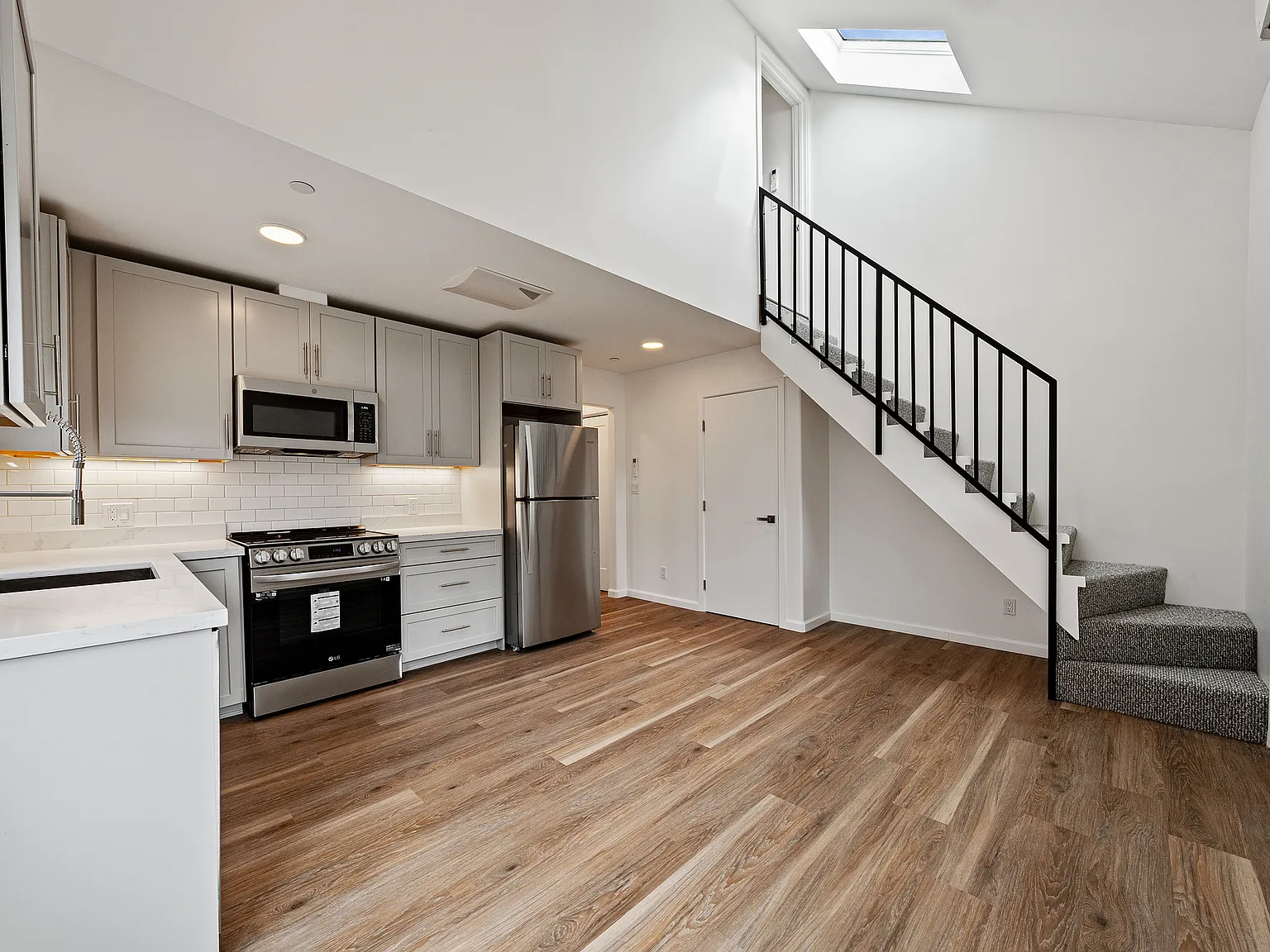 2 bed, $2,350 — Photo 2