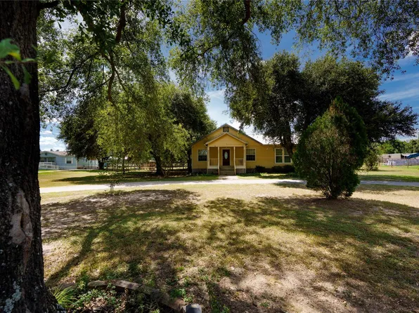 8631 Matthews Ln, Magnolia, TX 77354