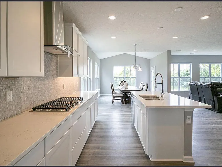6837 Vail Ct — Photo 11