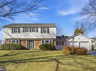 12824 Melville Ln, Fairfax, VA 22033