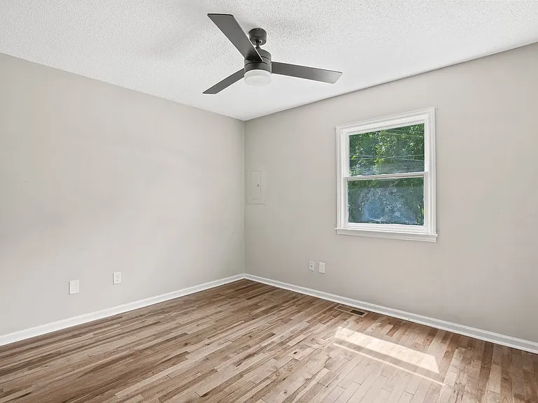 800 Arlington St — Photo 10