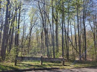 14 Lancelot Way, Hamden, CT 06518