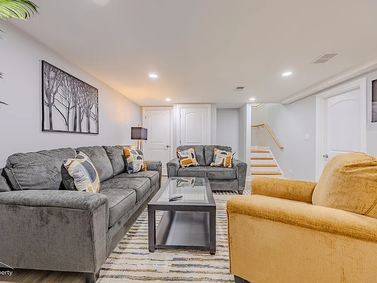 712 Parkwood Ave — Photo 8
